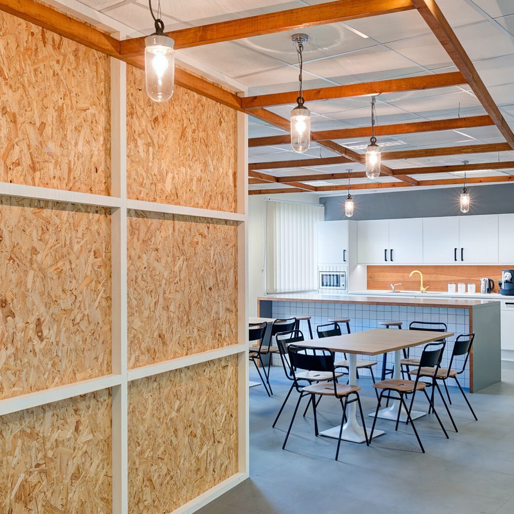 OSI came to us with a unique challenge; to design a temporary office for their expanding team. The brief? As the team were only going to be in the space for two years, they wanted it to have a temporary yet industrial warehouse style aesthetic.